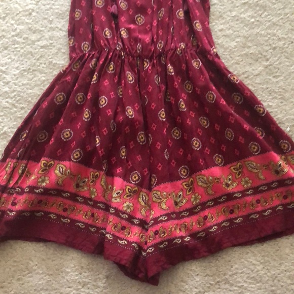 Patterned Flowy Romper - Picture 2 of 4